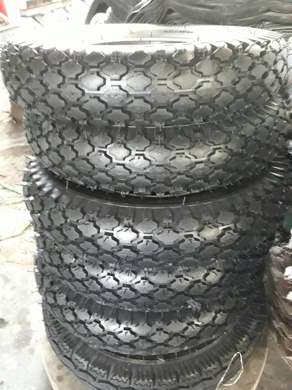 Vỏ lốp xe rùa made in Vietnam